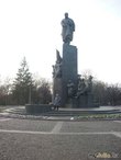 Я на фоне памятника Т.Г. Шевченко.